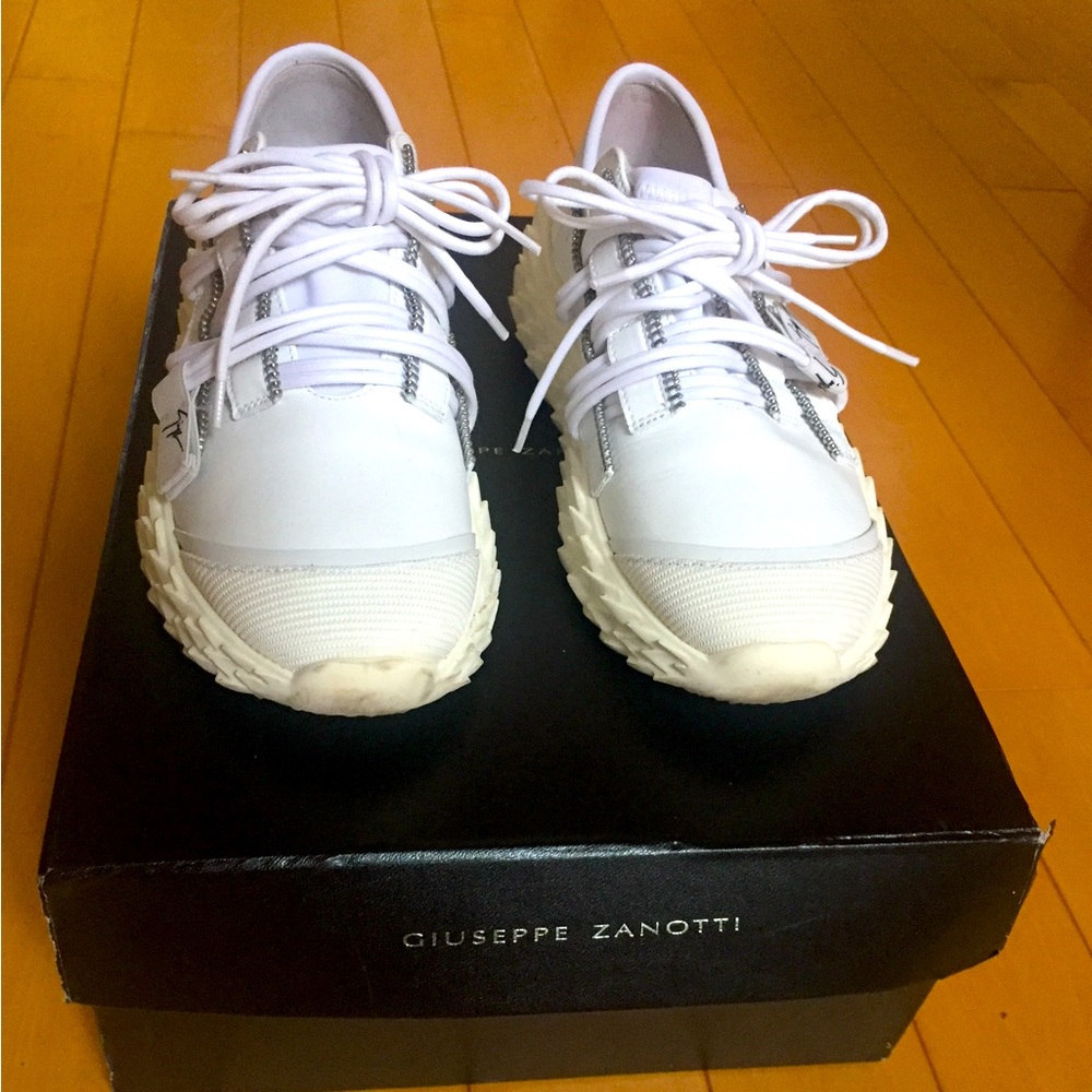 ❤️❤️Giuseppe Zanotti White and Silver Sneakers